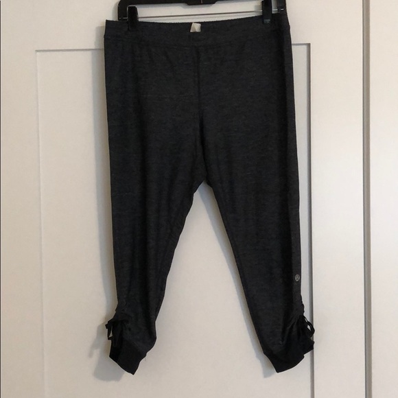 lululemon athletica Pants - Lululemon cropped legging
